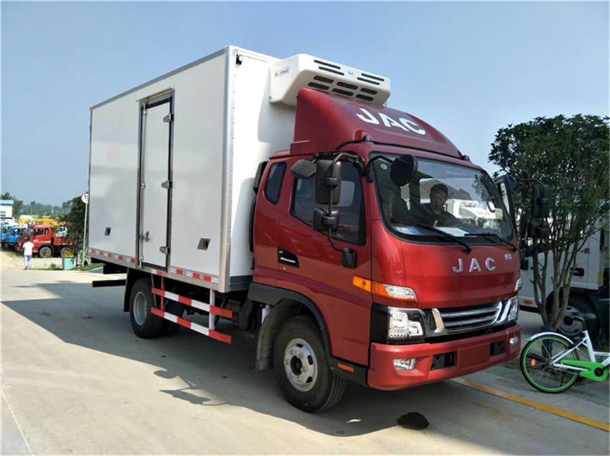 江淮駿鈴V5排半 3.7米冷藏車(chē)