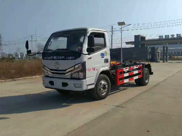 東風(fēng)小多利卡國(guó)六藍(lán)牌車廂可卸（鉤臂5方）式垃圾車